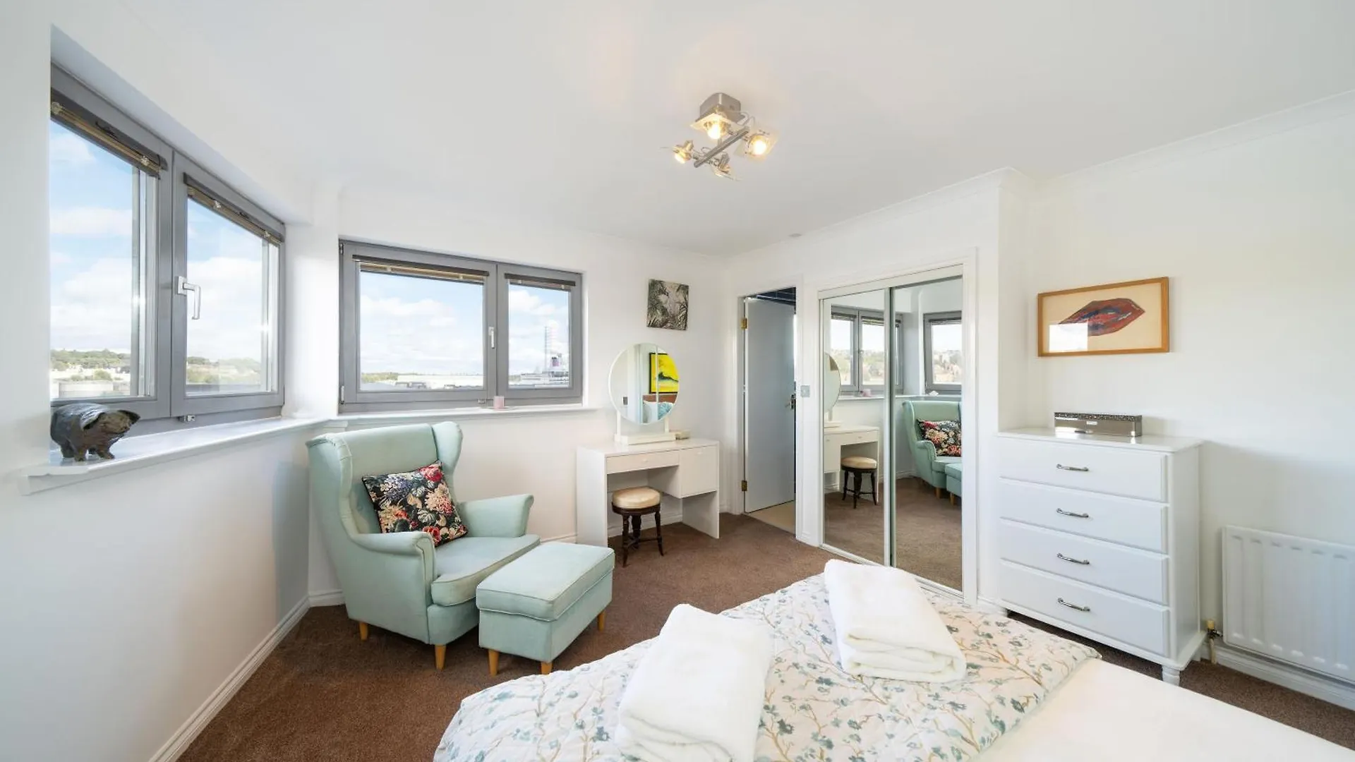 Twin Bridges Apartment Dundee United Kingdom