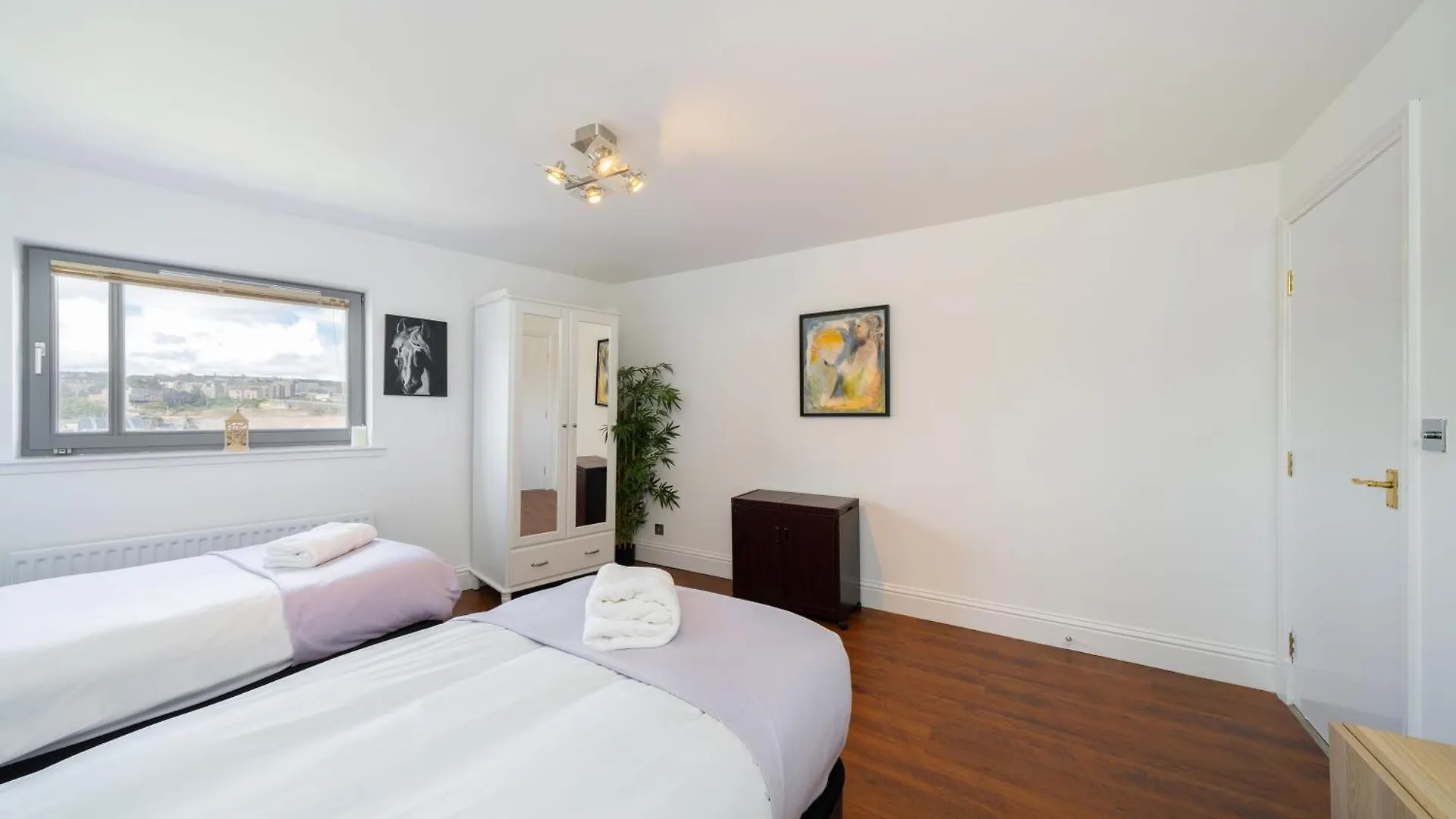 Twin Bridges Apartment Dundee