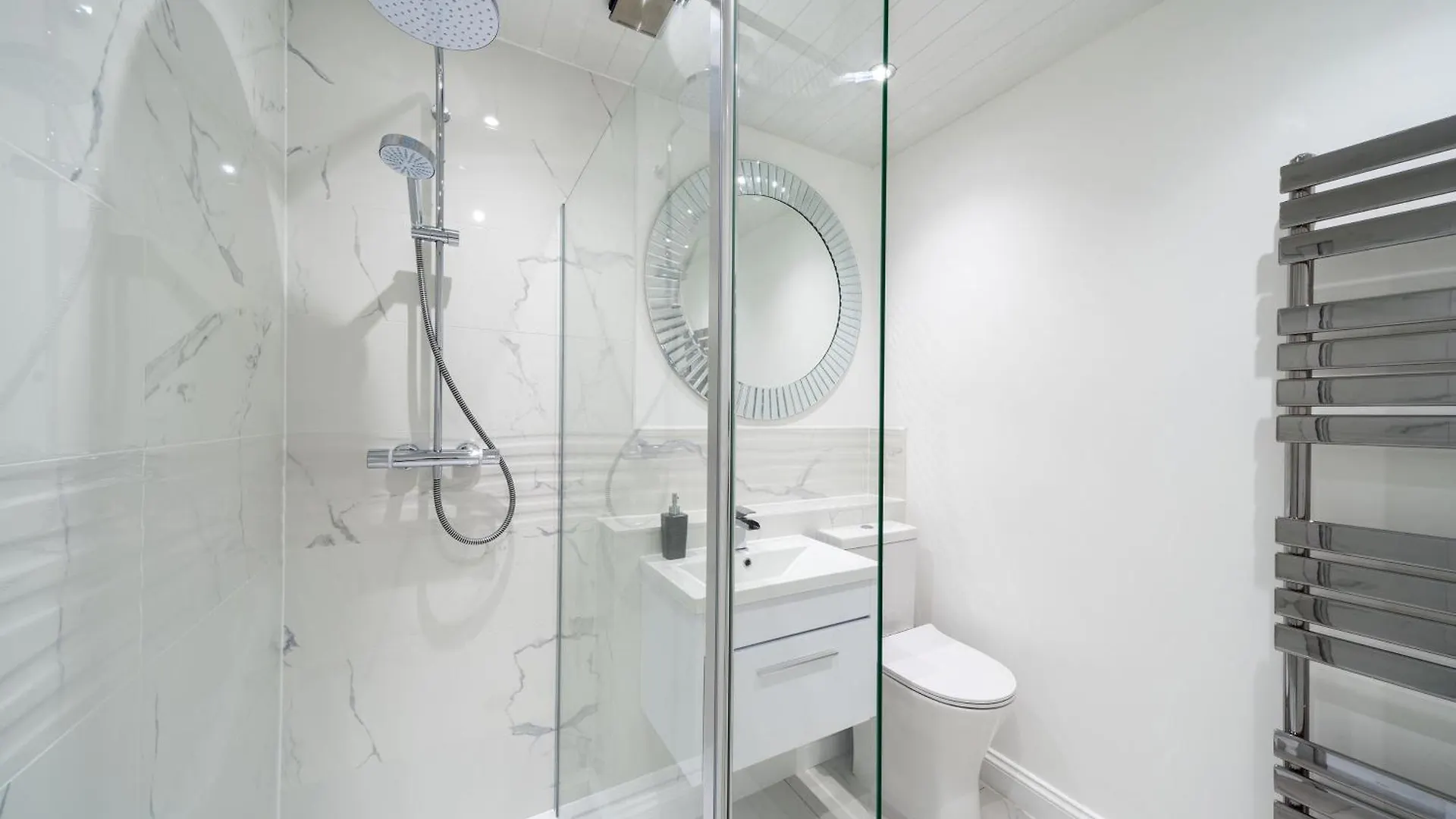 Twin Bridges Apartment Dundee United Kingdom